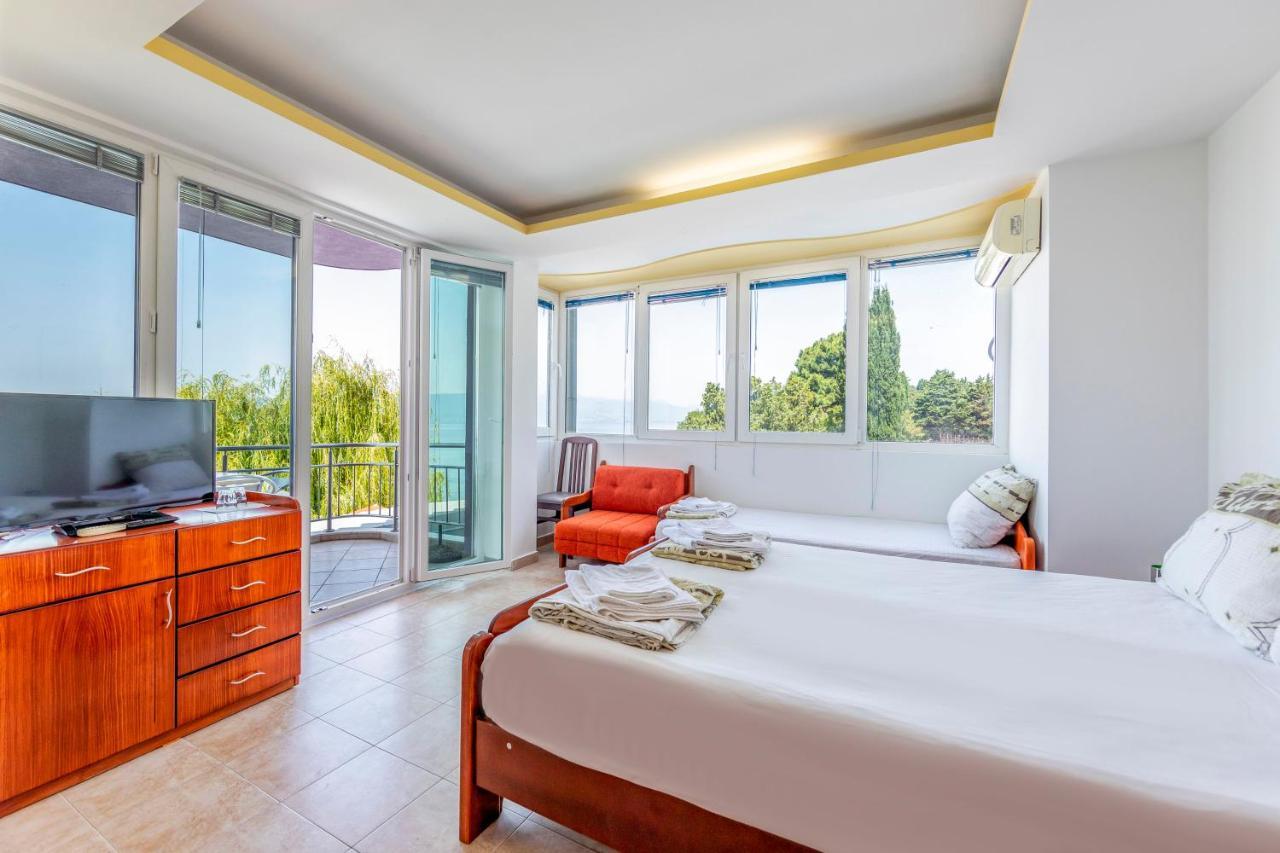 Villa Swiss Охрид Екстер'єр фото